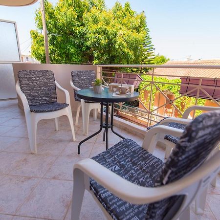 Smile Sea Apartment Каламата Екстериор снимка