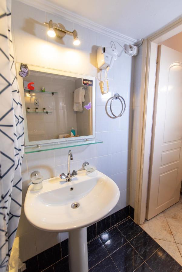 Smile Sea Apartment Каламата Екстериор снимка