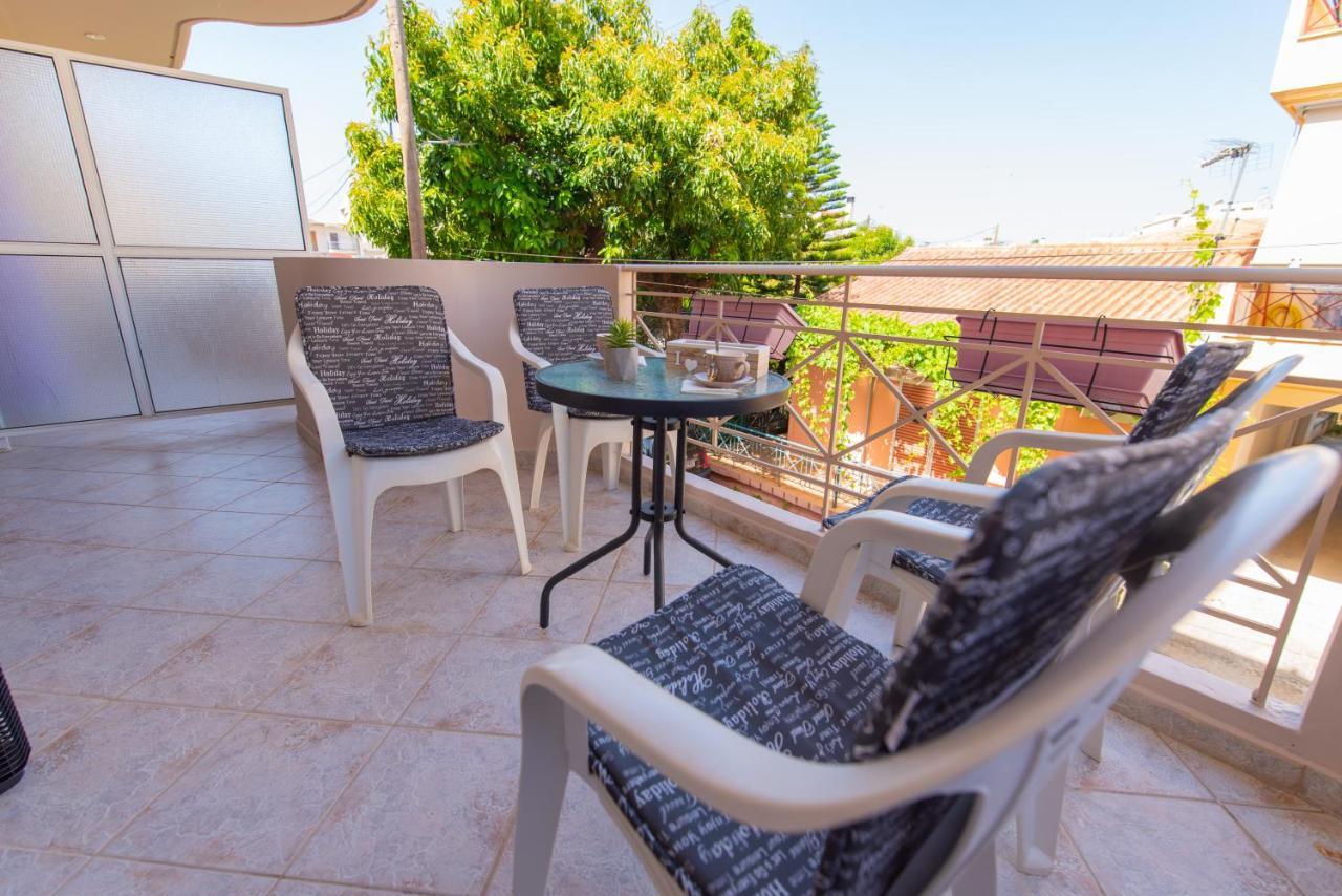 Smile Sea Apartment Каламата Екстериор снимка