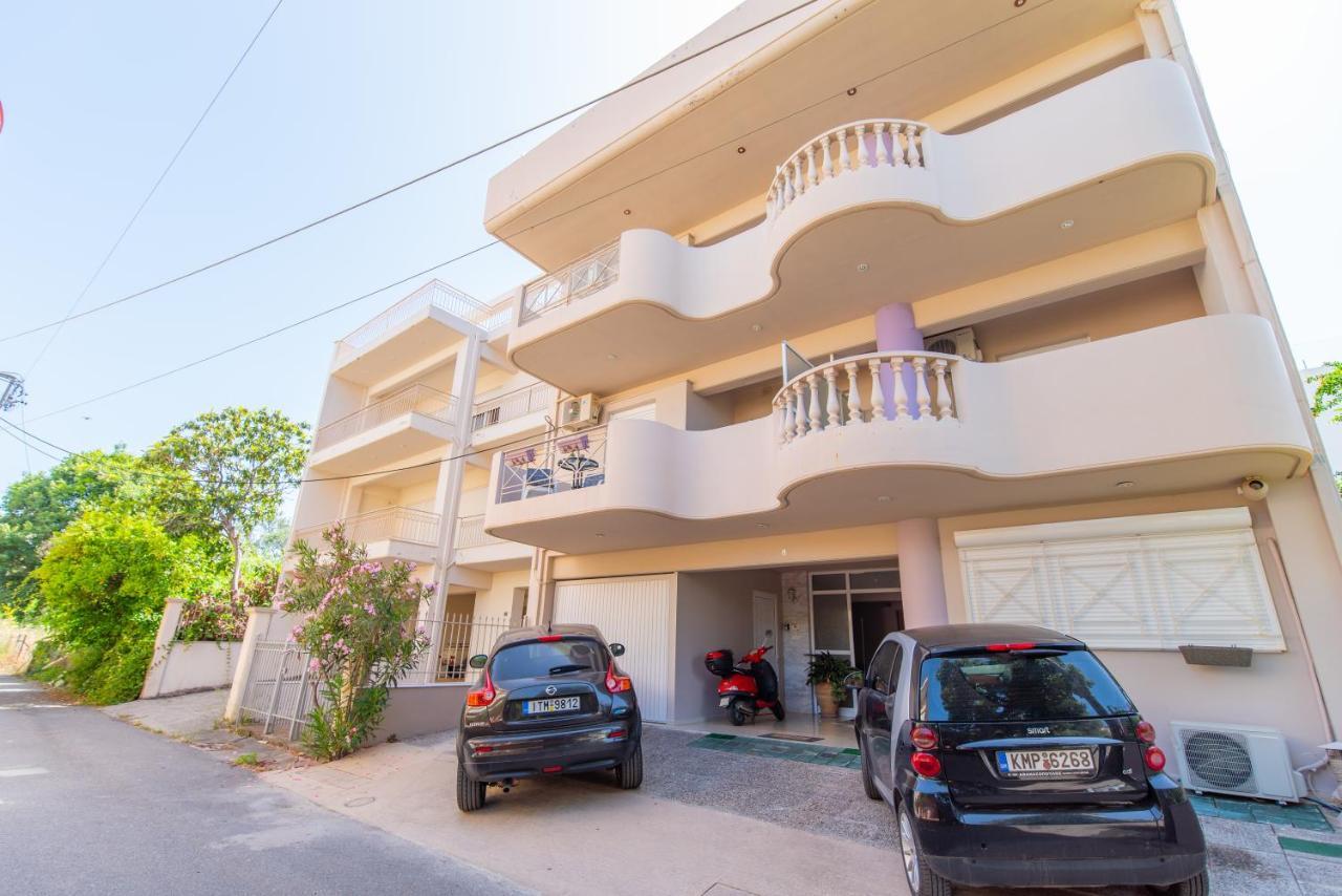 Smile Sea Apartment Каламата Екстериор снимка