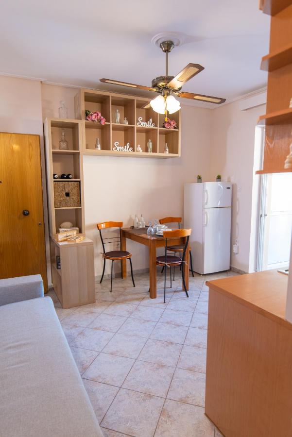 Smile Sea Apartment Каламата Екстериор снимка